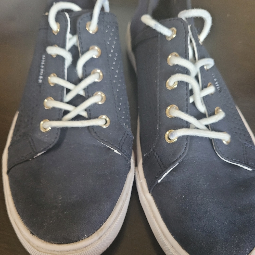 Tommy Hilfiger womens canvas shoes size 7-1/2 - Picture 2 of 6